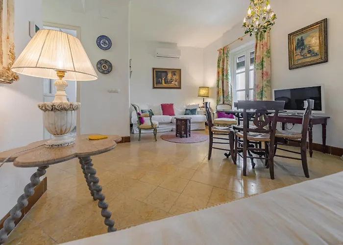 Apartamento Plaza De Dona Elvira Alcazar